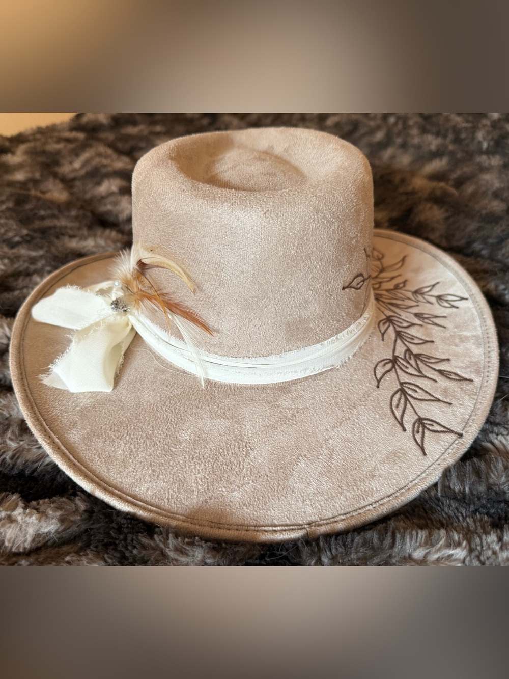 Women’s Beige Wide-Brim Fedora Hat with Feather Accent